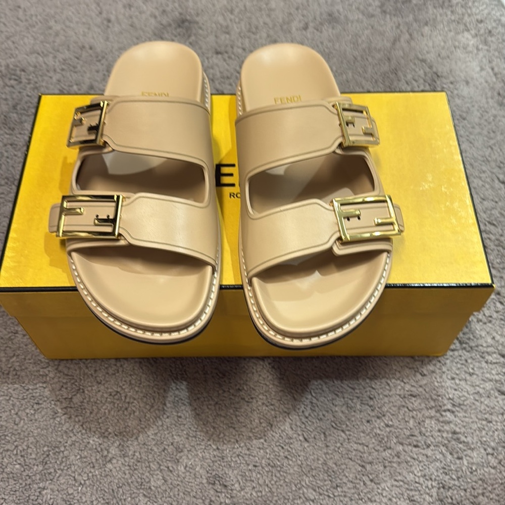 Fendi F Buckle Sandals - Picture 4 of 9